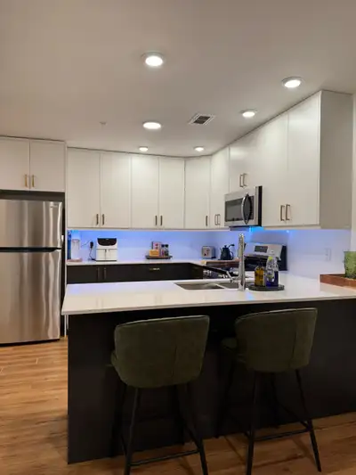 Short term apartment lease in Summerside Looking to find someone to take over our lease for our cozy...