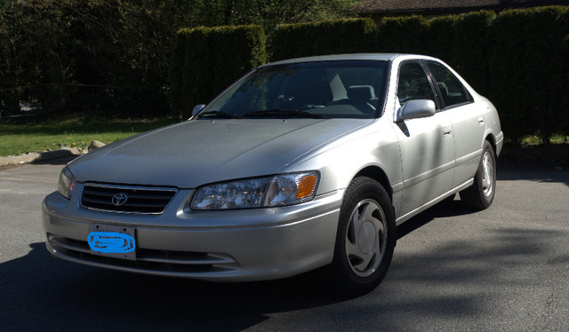 TOYOTA CAMRY CLEAN TITLE and NEW in Cars & Trucks in North Shore - Image 2