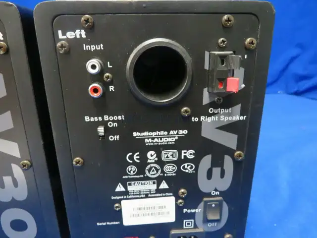M-Audio AV30 Studiophile Professional Reference Speakers in Speakers in Mississauga / Peel Region - Image 9
