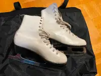 Patins pour femmes gr 5/6- women’s ice skates size 5/6