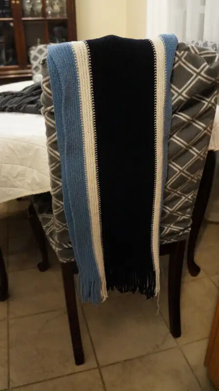 SCARVES  /  GLOVES in Other in Norfolk County - Image 5