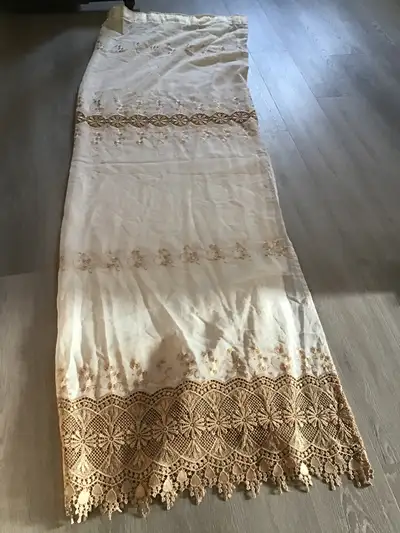 Beige in colour, in a very good condition. 270 cm width 210 cm length. Please call 403-210-3121 land...