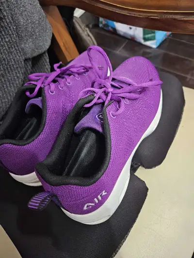 Women's running shoes, View more