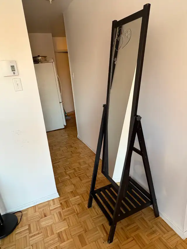 Grand miroir sur pied / Big standing mirror in Home Décor & Accents in Laval / North Shore - Image 3