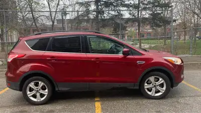 2014 Ford Escape SUV Comes with 2nd set of tires on rims SE 2.0L Ecoboost 4 cylinder Selling because...