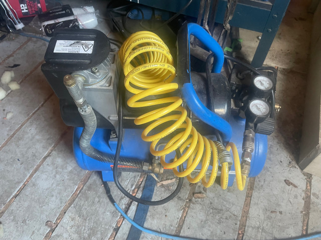 3 gal compressor & brad nailer  in Power Tools in Whitehorse