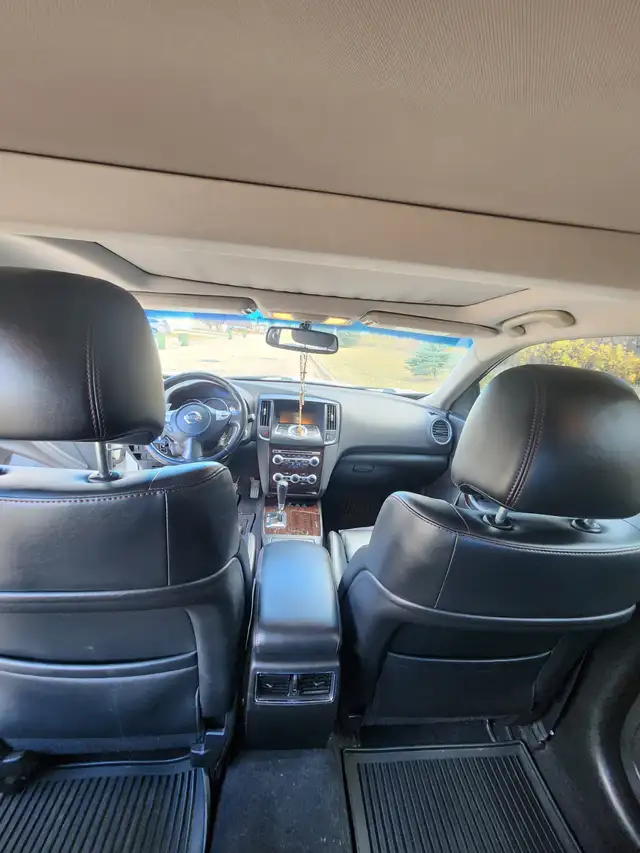 2011 Nissan Maxima SV Premium606387616320081928