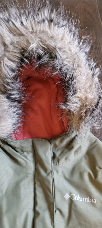 Columbia Olive Green Winter Parka Coat Jacket Child Kids Large in Kids & Youth in Oakville / Halton Region - Image 2