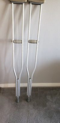 crutches 5'10"-6'6"