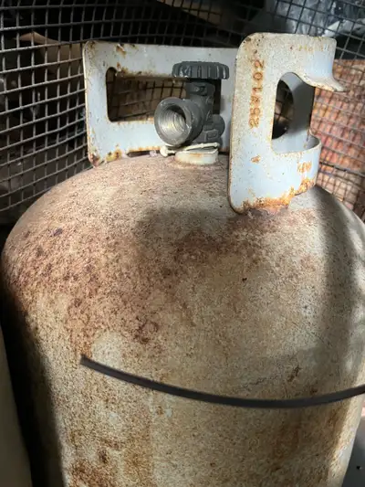 10 Old Style 20 lb Propane Tanks ( some are almost full ), View more