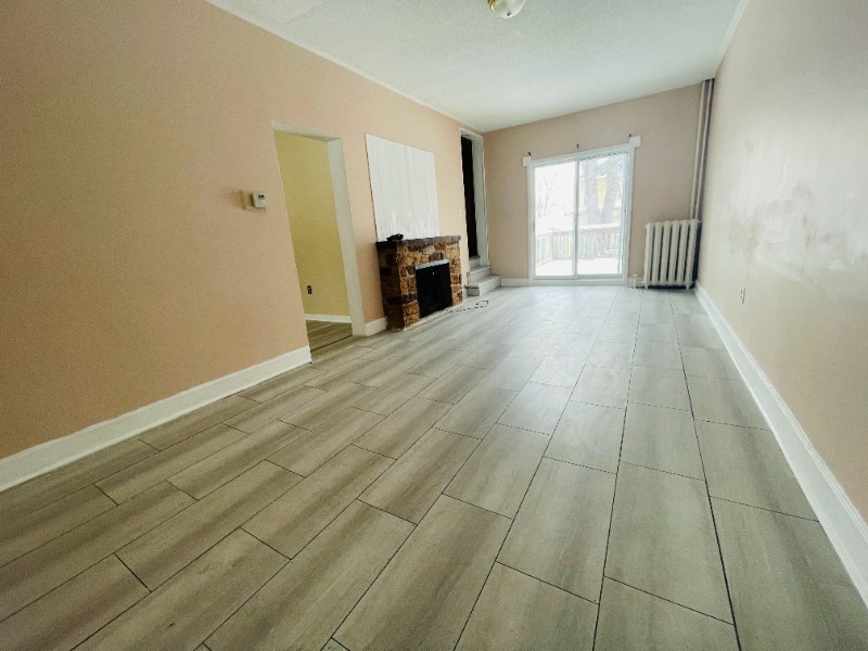 Welland 2 Bdrm 1 Bath Townhouse For Rent 1,595 + Utilities Long