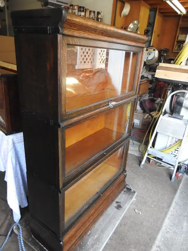antique oak barrister bookcase 3 glass levels restored in Bookcases & Shelving Units in Hamilton - Image 6