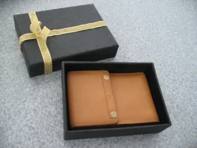 Men's Leather Wallet in Men's in Calgary - Image 10