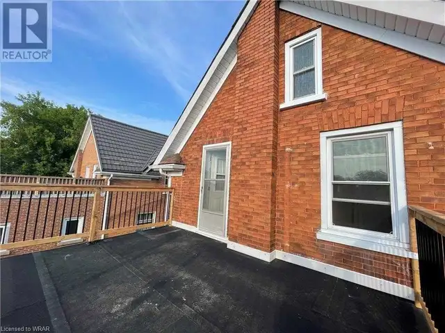 Heritage House for Rent - Downtown Kitchener 5bed+2bath / 4 park in Long Term Rentals in Kitchener / Waterloo - Image 9