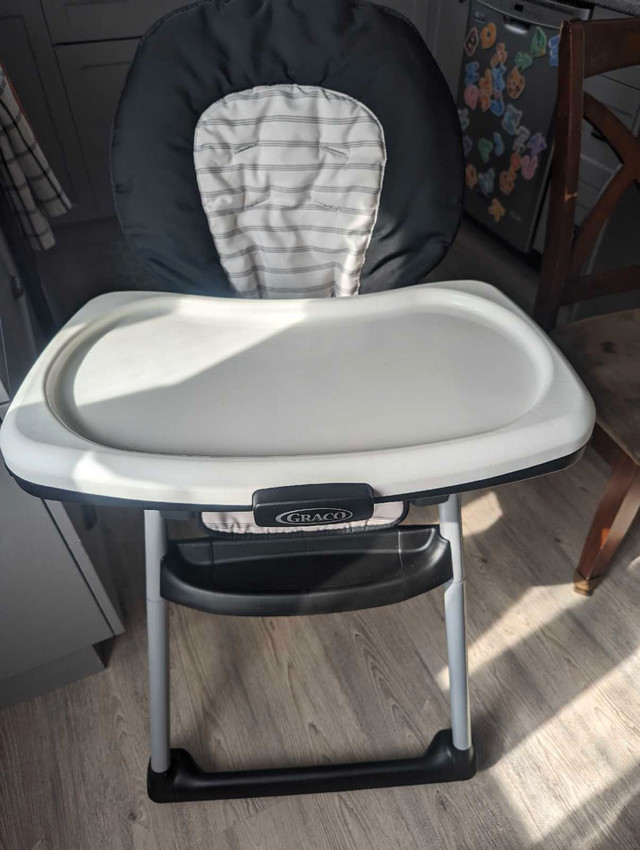 Baby high chair in Feeding & High Chairs in St. Catharines - Image 2