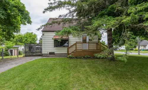 Air conditioned home with 2 bedrooms for rent …unlimited wifi, new washer and dryer and shared furni...