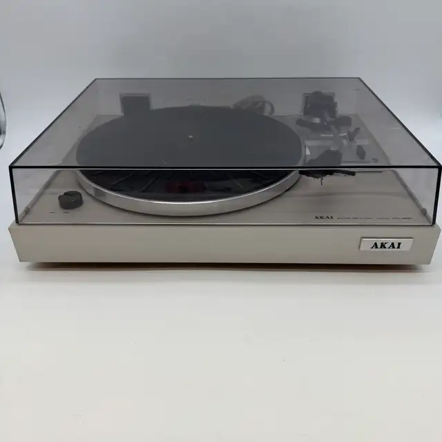 AKAI AP-B21 Belt Drive Turntable  Player Auto Return for part in Stereo Systems & Home Theatre in City of Toronto - Image 3