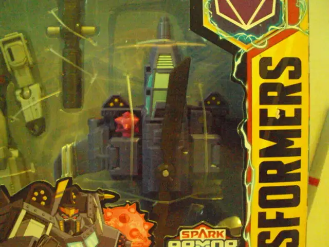 TRANSFORMERS - MEGATRON AND CHOPPER CUT - 2018 in Arts & Collectibles in Barrie - Image 5