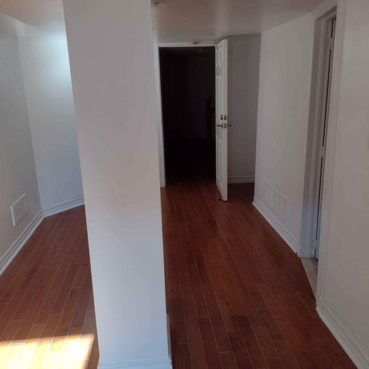 3 Bedroom Apartment for Rent/or Rooms for Rent. Brampton Room Rentals