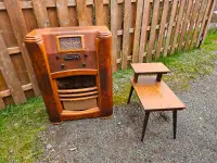 Table de salon, vieux radio (Radio inclus, manque des lampes)