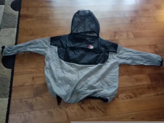 Kids bug jacket (size small) in Kids & Youth in Dartmouth - Image 3