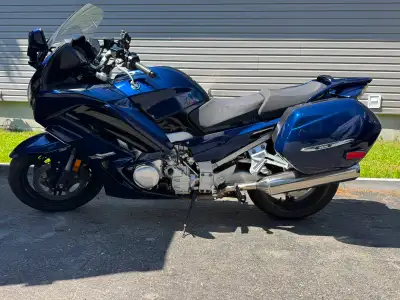 "MINT" condition LOW mileage is do to full engine replacement, done by Yamaha under Warranty, Mileag...