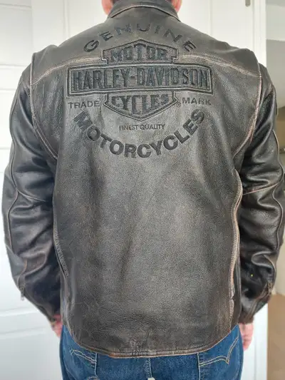 Size XL Genuine Harley Davidson Motorclothes. Limited edition vintage look jacket. Excellent conditi...