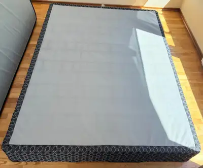 Costco Sealy Queen Size Boxspring, like new condition, View more