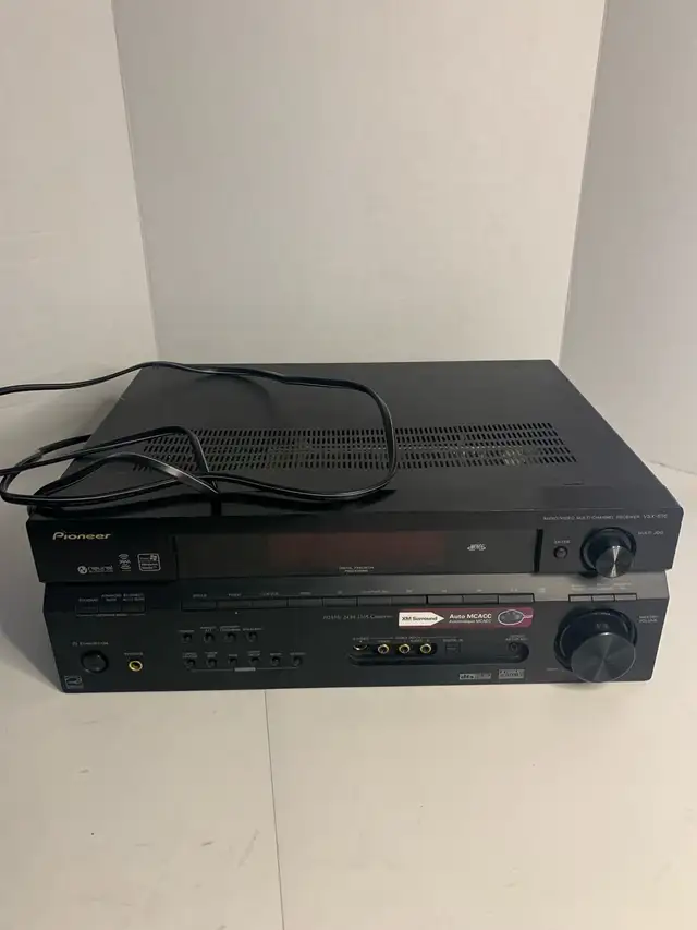 Pioneer Receiver in Stereo Systems & Home Theatre in Calgary - Image 3