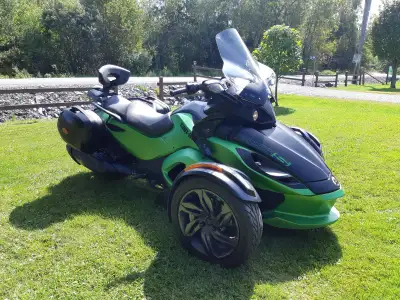 Spyder RSS en excellente condition, mécanique A1, peinture impeccable, les inspections et les entret...