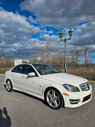 MERCEDES-BENZ 2012 4-MATIC C 350 AMG PACKAGE ( !! LIKE NEW !! )