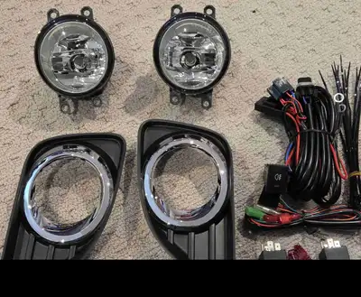 If ad is up it's available still. BRAND NEW in box OEM fog light kit for 2010-2011 Toyota Camry LE/X...