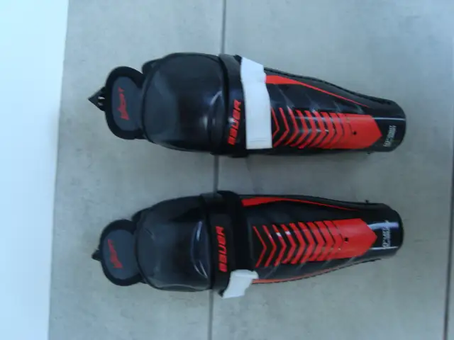 Jambière hockey Bauer enfant S18 lil sport in Hockey in Drummondville - Image 2