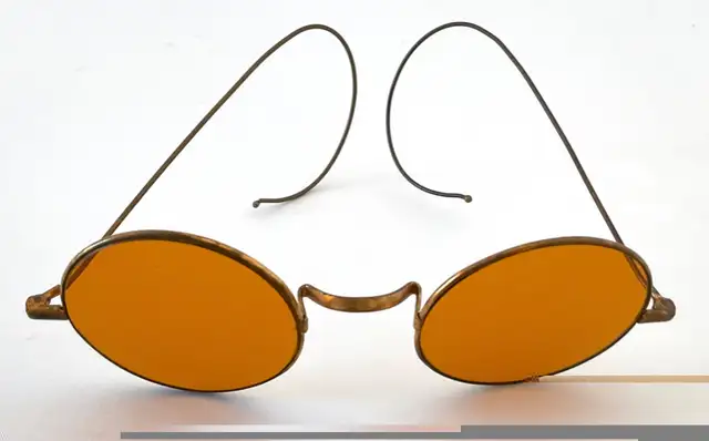 Antiquité 1920 Collection Lunettes teintées WILLSON USA in Arts & Collectibles in Lévis - Image 5