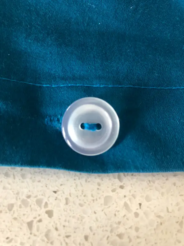 TEAL QUEEN DUVET COVER/SHAMS in Bedding in Kitchener / Waterloo - Image 3