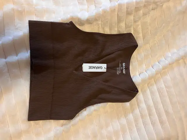 Teen Tops in Women's - Tops & Outerwear in Cape Breton - Image 11