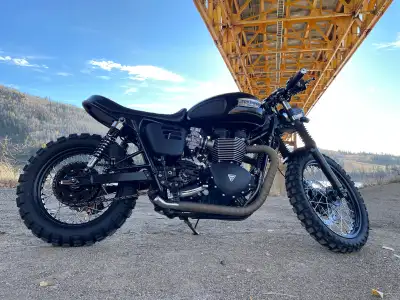 Absolutely beautiful T100, meticulously built by Remnant Customs. 2015 Triumph T100, too many custom...