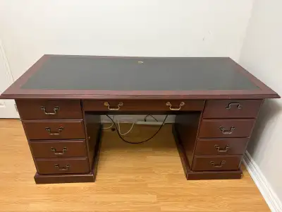 Free desk, View more