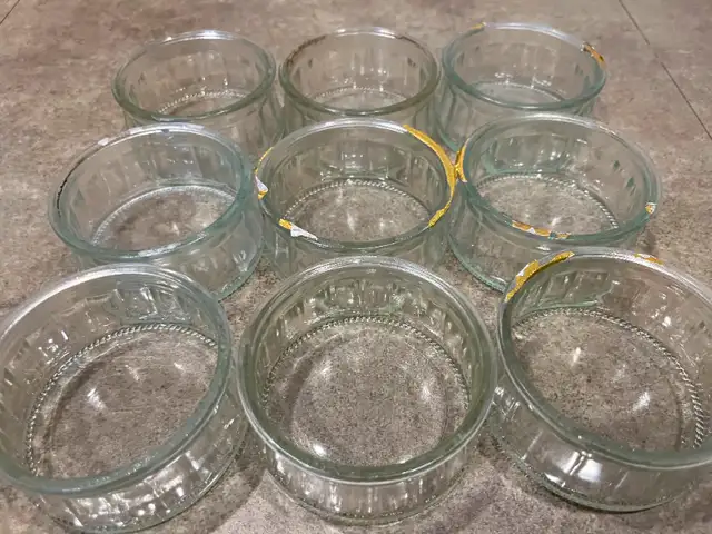 Small glass jars for desserts or arts and crafts62863262303875122