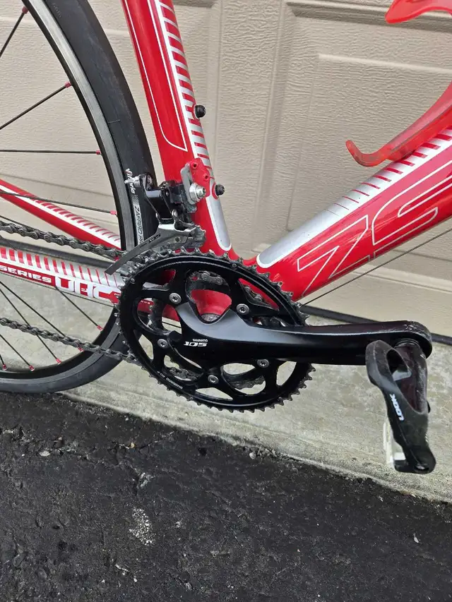 Felt Z5 road bike carbon.  in Road in Barrie - Image 11