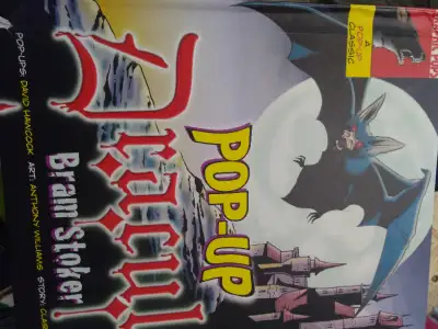 Dracula: A Classic Pop-Up Tale (Graphic Pops) (Hardcover) 2009, View more