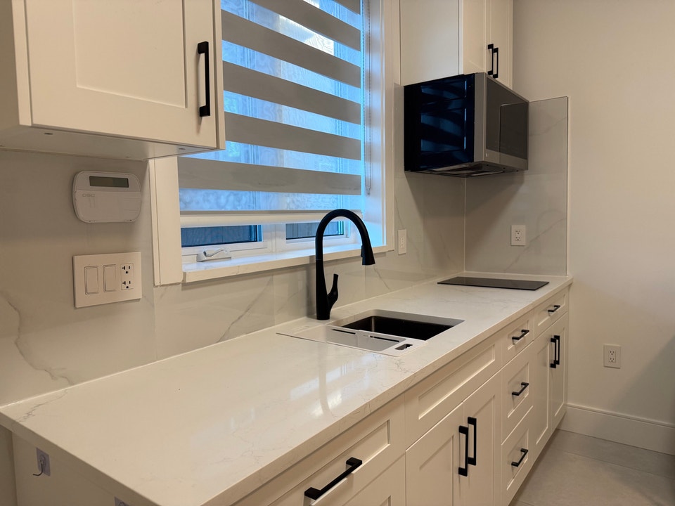 near train station unit for rent 4