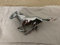 Ford Mustang horse badge