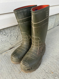Rubber Boots with composite toe sz 13 