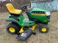 John Deere D140 Lawn Tractor