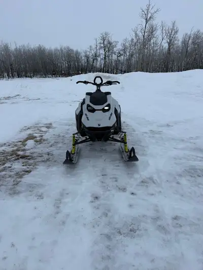 2025 Ski doo Edge 850 154 x 3” KM: 183 - Shot Start - Backwoods Front Bumper - MBRP Race Can - Full...