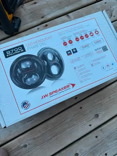 aftermarket jeep headlights from just jeeps in Toronto for my fathers jeep, sold his jeep no longer...