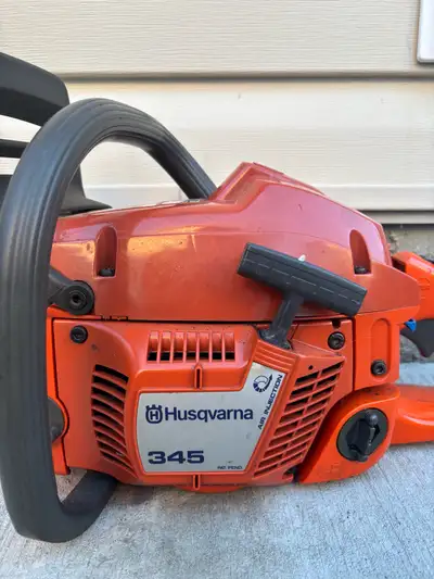 Good condition husqvrna 345 chainsaw with case, has 18” bar and chain. Has been serviced, chain shar...