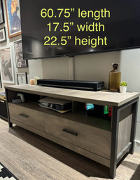 Large Tv stand 60.75” - Excellent Like-New Condition