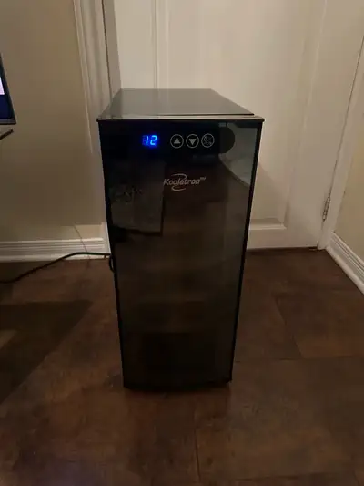 Cellier à vin deluxe 12 bouteilles - Koolatron , View more